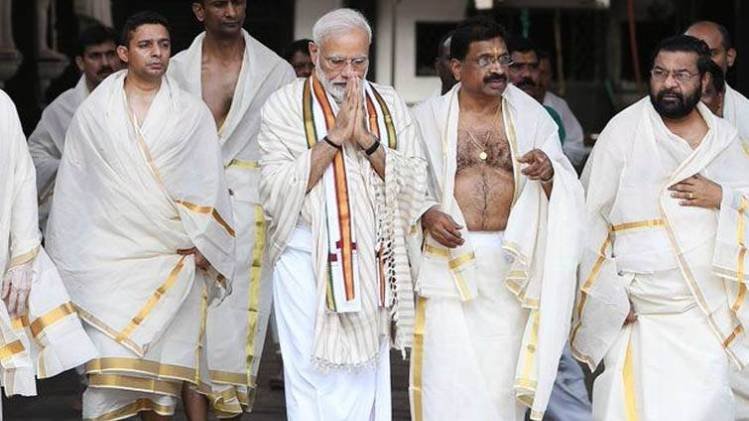 केरल के दो दिवसीय दौरे पर पीएम मोदी, गुरुवायूर मंदिर में की पूजा-अर्चना;