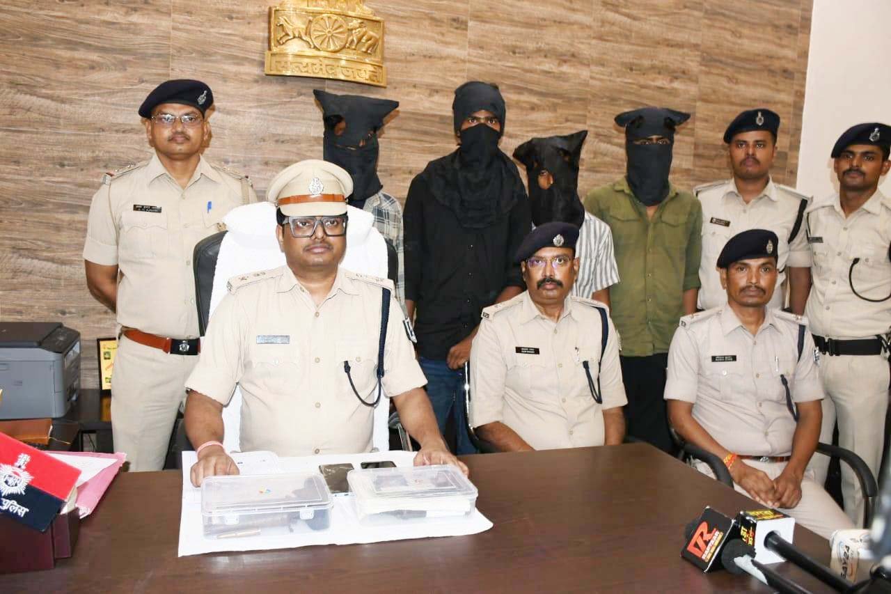 पूर्णिया के तनिष्क शोरूम लूटकांड का बिहार पुलिस ने किया पर्दाफाश, गिरफ्त में आए 4 अपराधियों ने खोले राज!