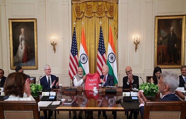 अमेरिका ने अपने नागरिकों को मणिपुर, जम्मू-कश्मीर न जाने की सलाह दी
