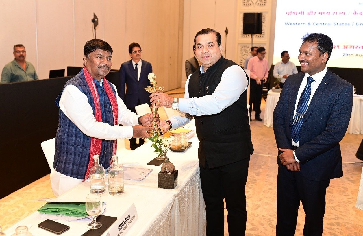 केंद्रीय पर्यटन मंत्री की अध्यक्षता में पश्चिमी व मध्यवर्ती तथा संघ राज्य क्षेत्रों के पर्यटन मंत्रियों का सम्मेलन पणजी गोवा में सम्पन्न