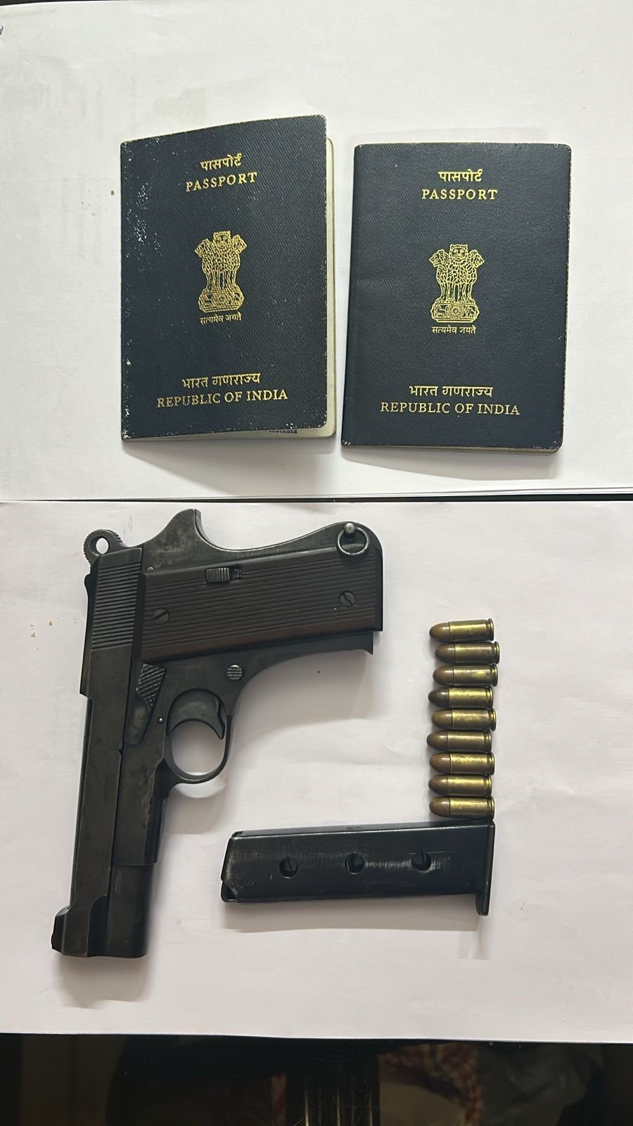 झारखंड : बांग्लादेशी घुसपैठ मामले में ईडी की छापेमारी में फर्जी आधार, जाली पासपोर्ट और अवैध हथियार बरामद