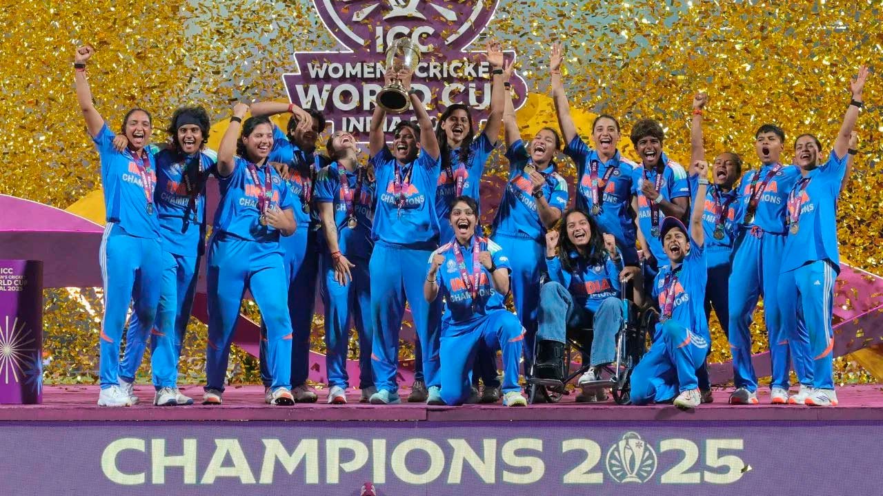भारत पहली बार बना वर्ल्ड चैंपियन, फाइनल में दक्षिण अफ्रीका को हराकर रचा इतिहास