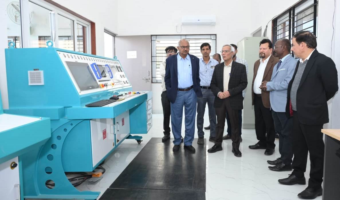 नवा रायपुर स्थित रीजनल टेस्टिंग लेबोरेटरी में ऊर्जा क्षेत्र के वरिष्ठ अधिकारियों की रही गरिमामयी उपस्थिति
